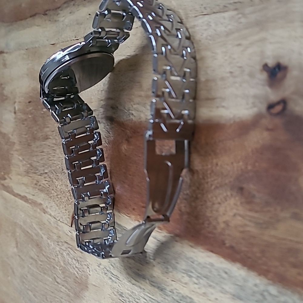 Quartz Watch - Picture 7 of 8